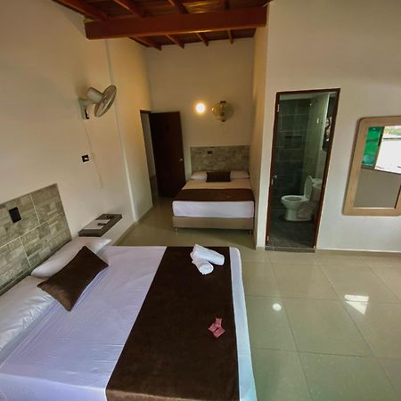 Hotel Buenos Aires Central Medellín Esterno foto