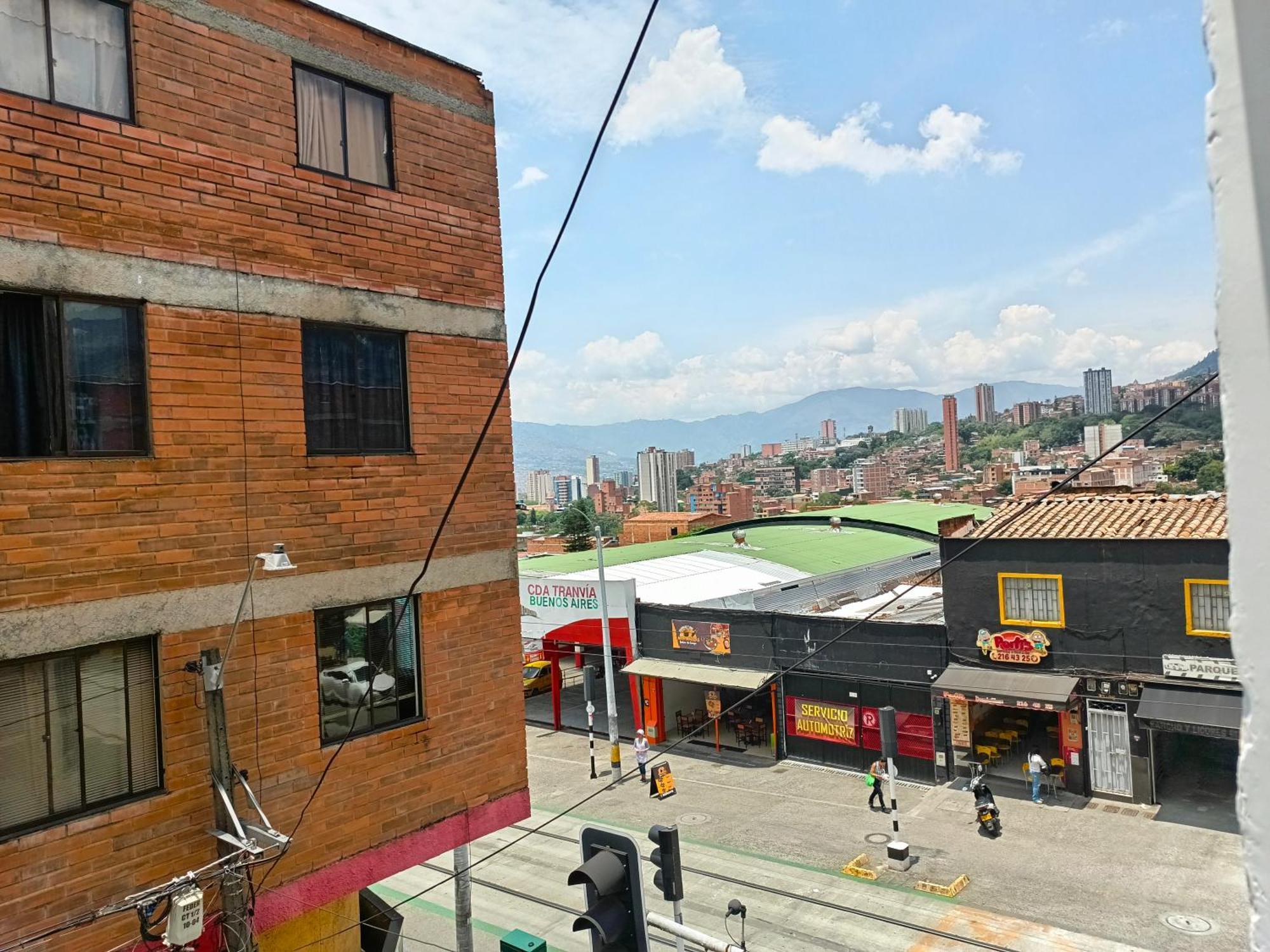 Hotel Buenos Aires Central Medellín Esterno foto
