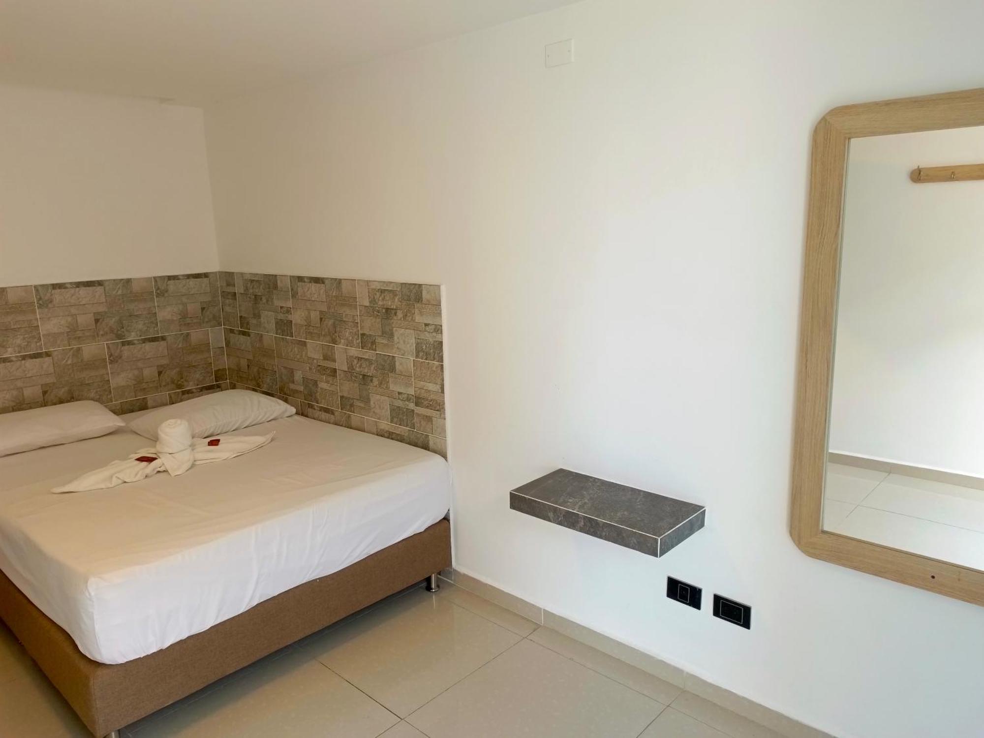 Hotel Buenos Aires Central Medellín Esterno foto