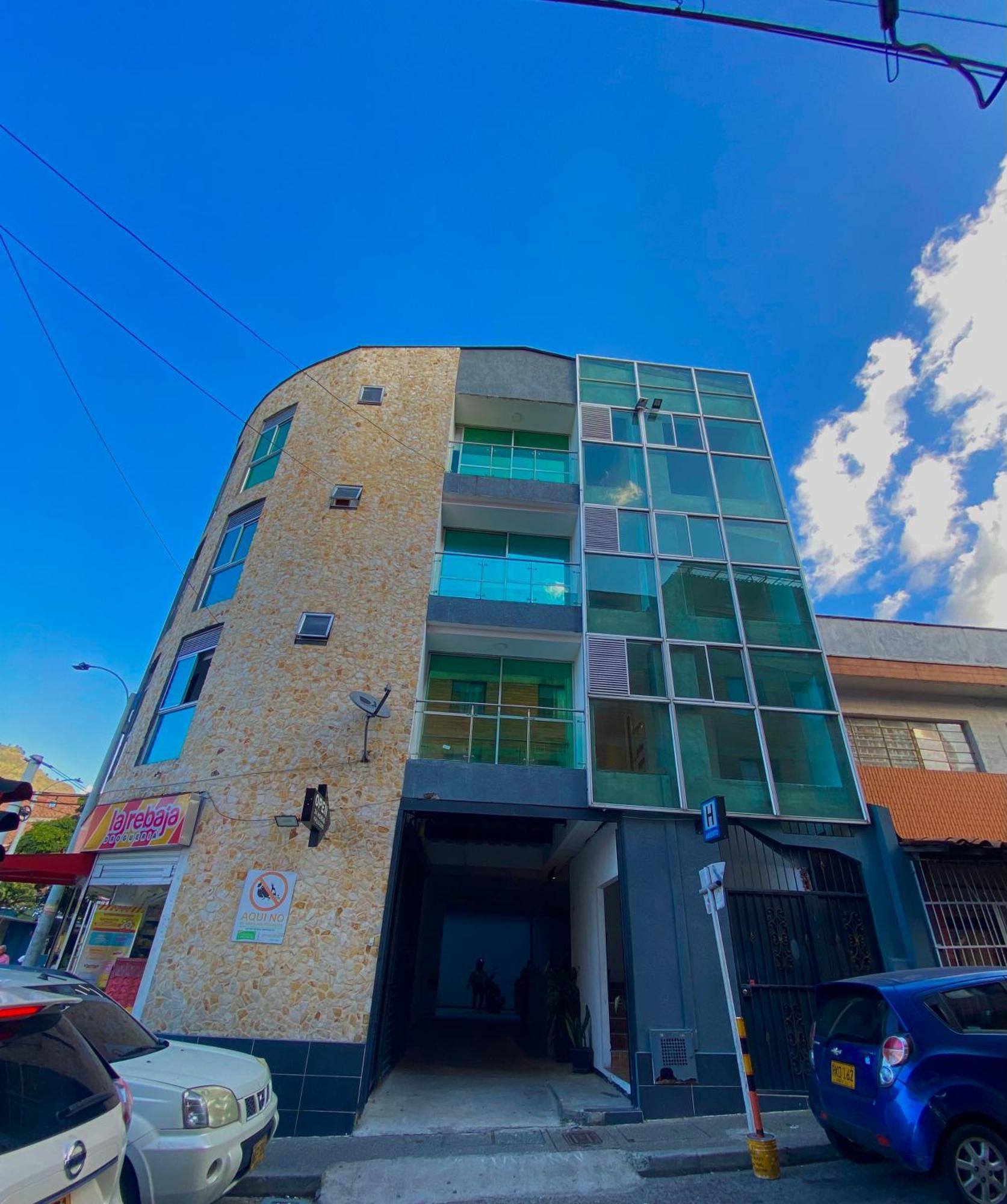 Hotel Buenos Aires Central Medellín Esterno foto