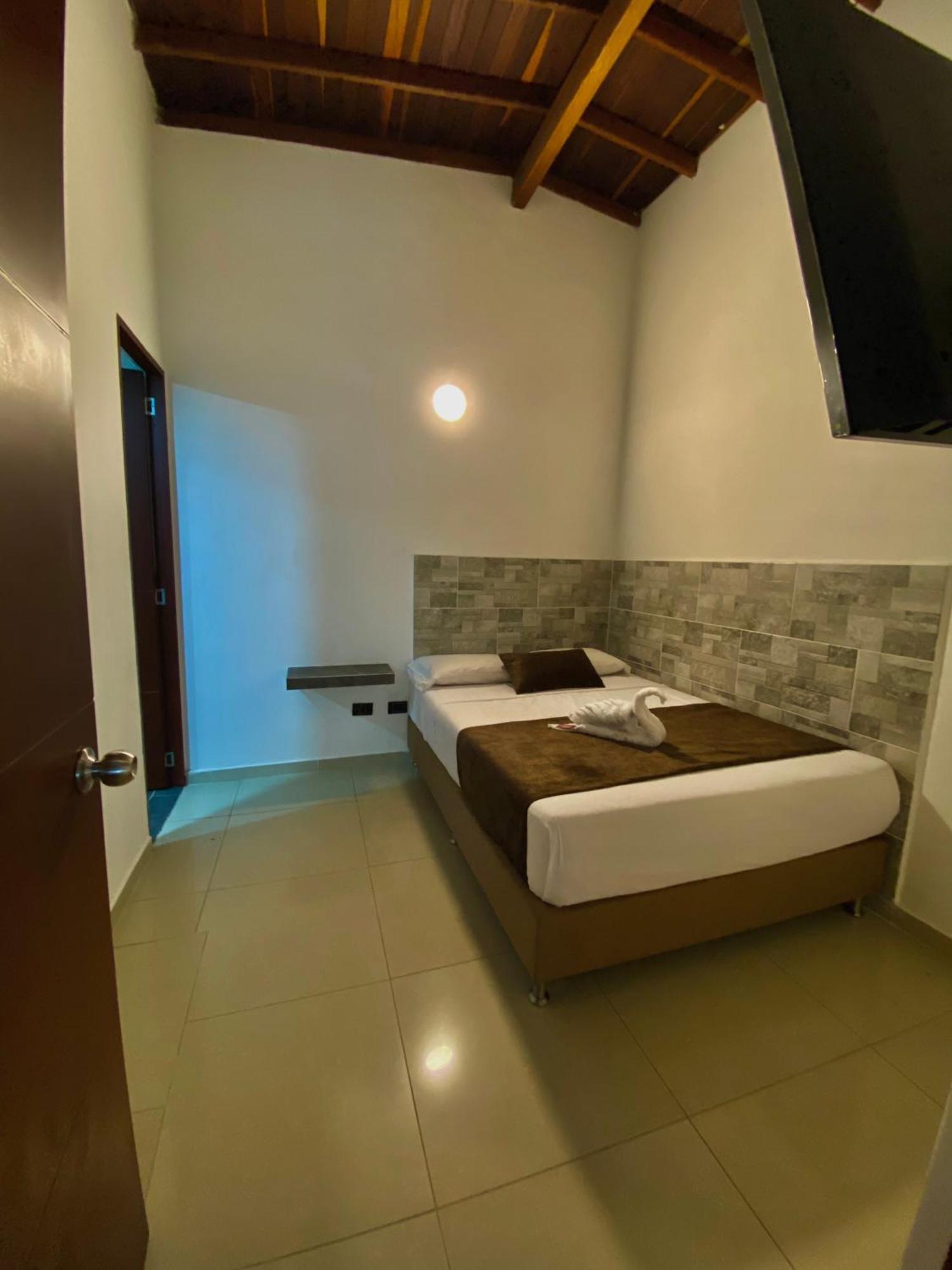 Hotel Buenos Aires Central Medellín Esterno foto