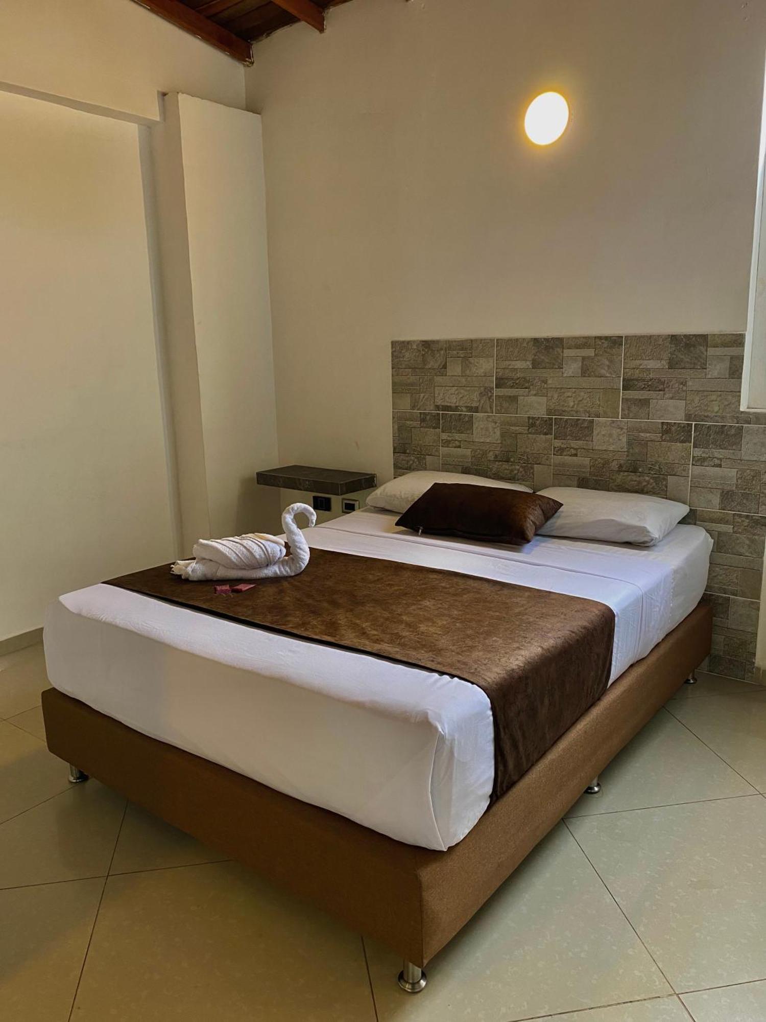 Hotel Buenos Aires Central Medellín Esterno foto