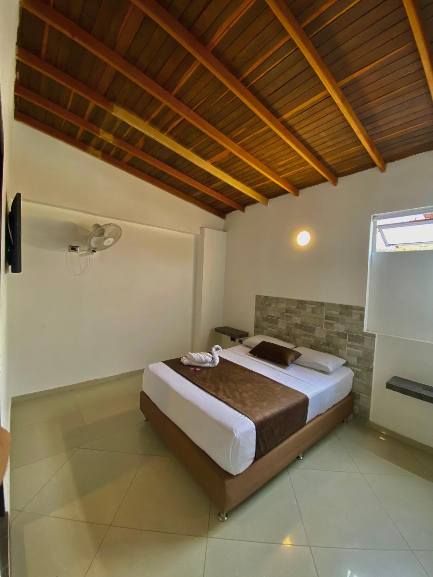 Hotel Buenos Aires Central Medellín Esterno foto