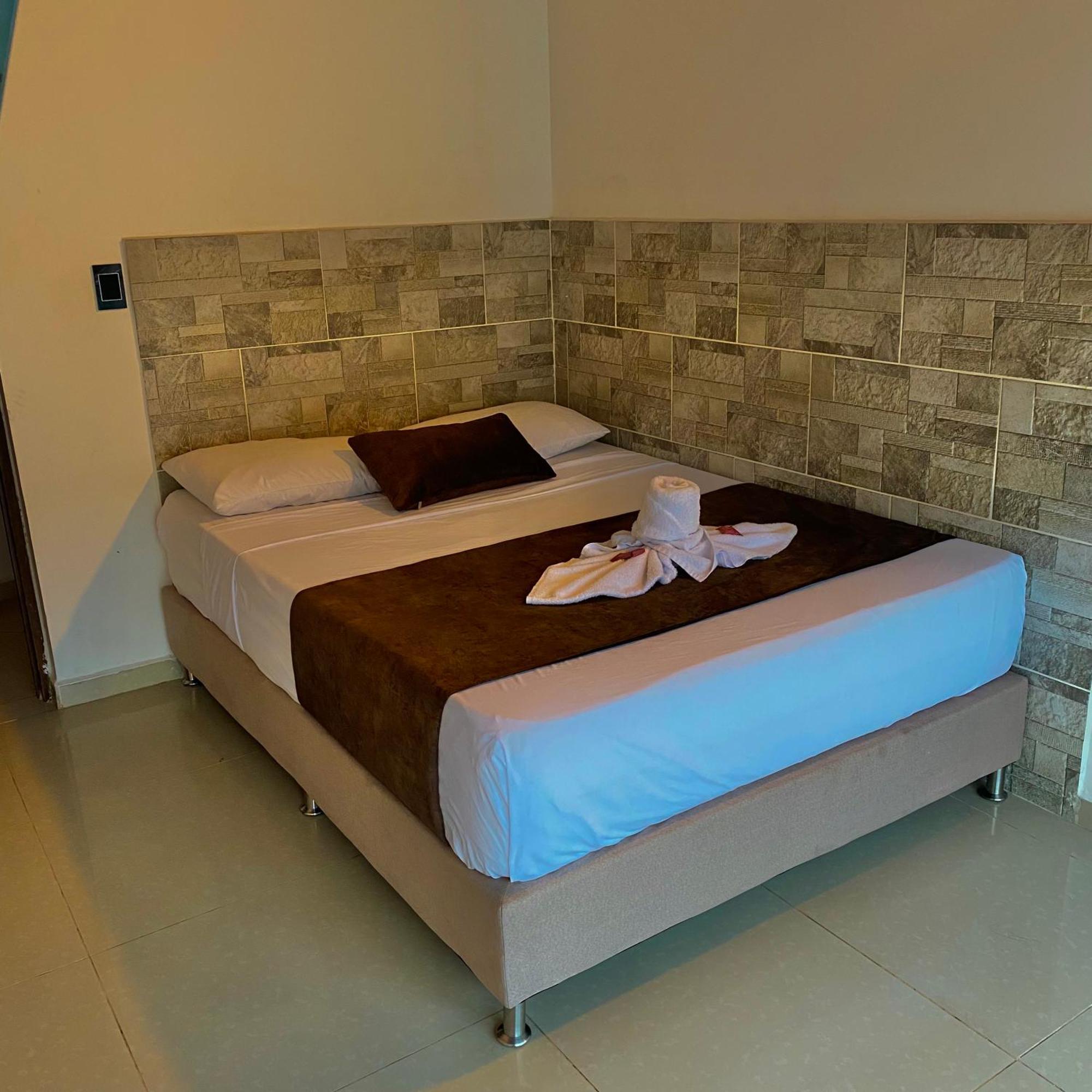 Hotel Buenos Aires Central Medellín Esterno foto