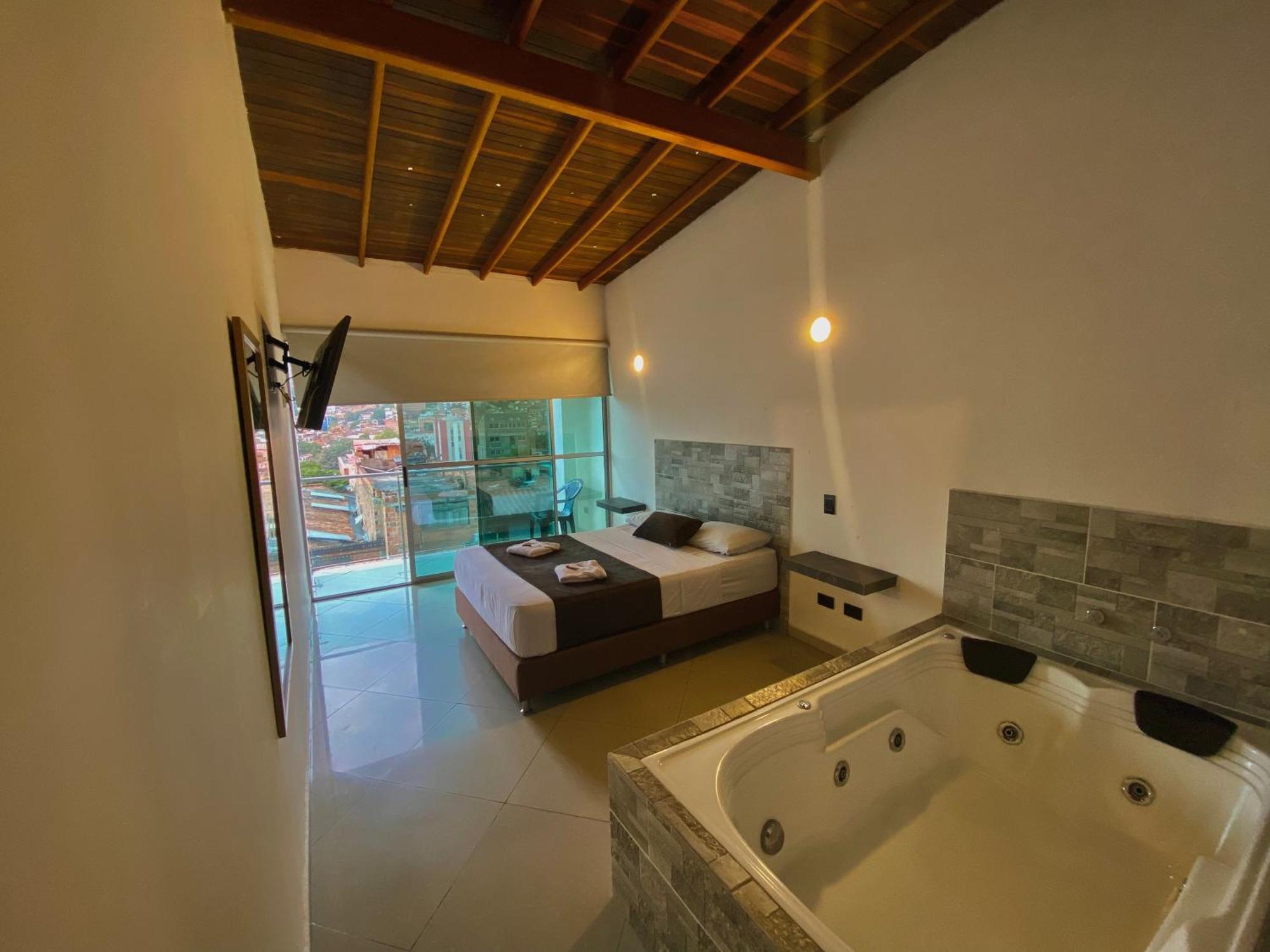 Hotel Buenos Aires Central Medellín Esterno foto